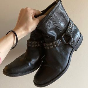 Frye Phillip Harness Black Stud Ankle Boots size 8